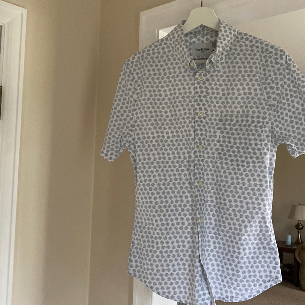 NWOT short sleeve Men’s button down. White and sky blue